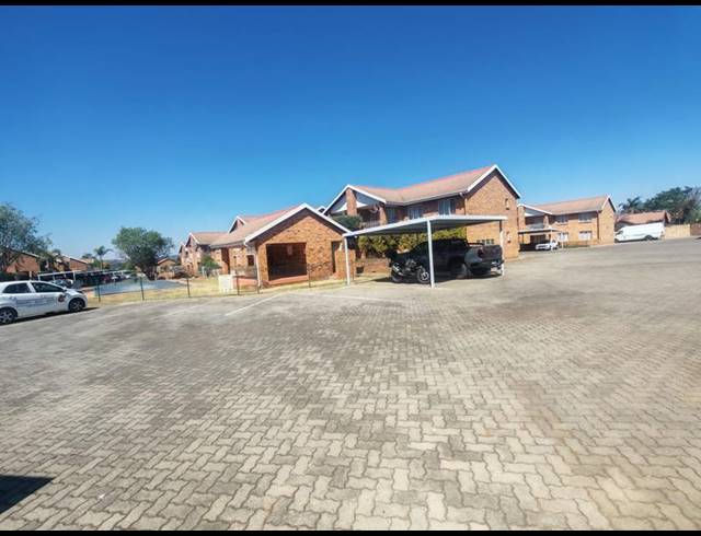 2 BEDROOM APARTMENT FOR SALE IN HIGHVELD